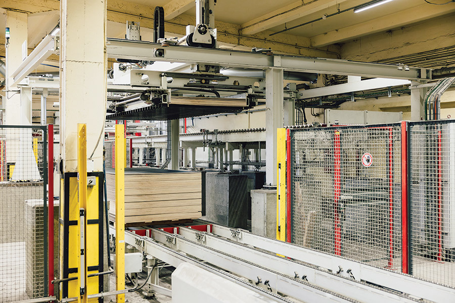 Nowa piła panelowa IMA Schelling w PAGED Plywood