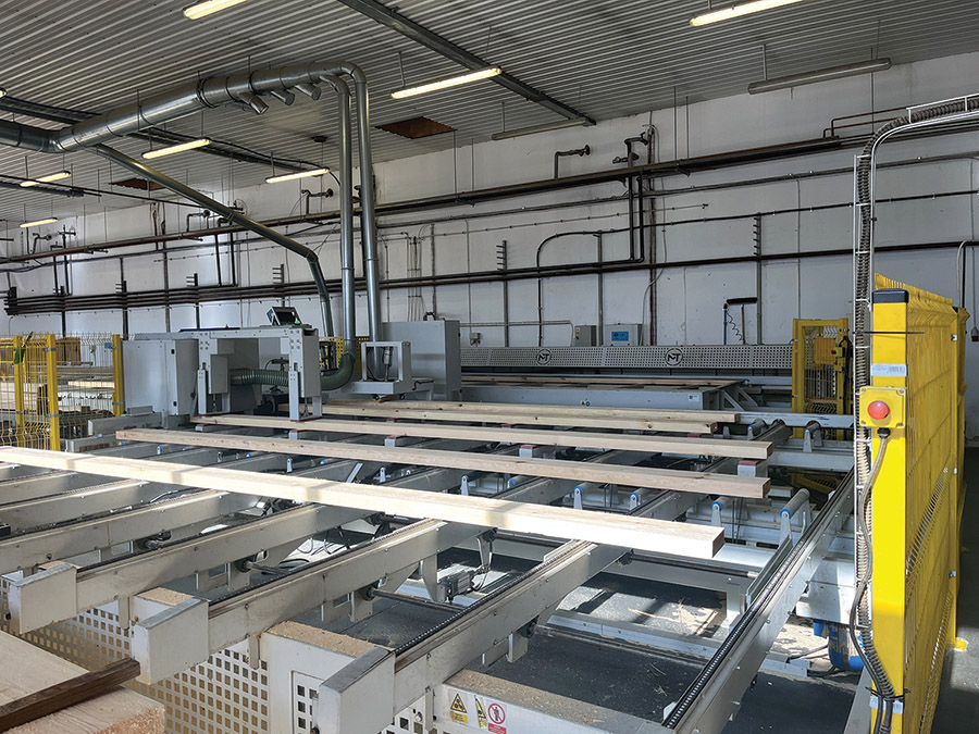 Linia do wytrzymałościowego i jakościowego sortowania tarcicy powstała w kooperacji z firmą METAL-TECHNIKA. Fot. Kurier Drzewny