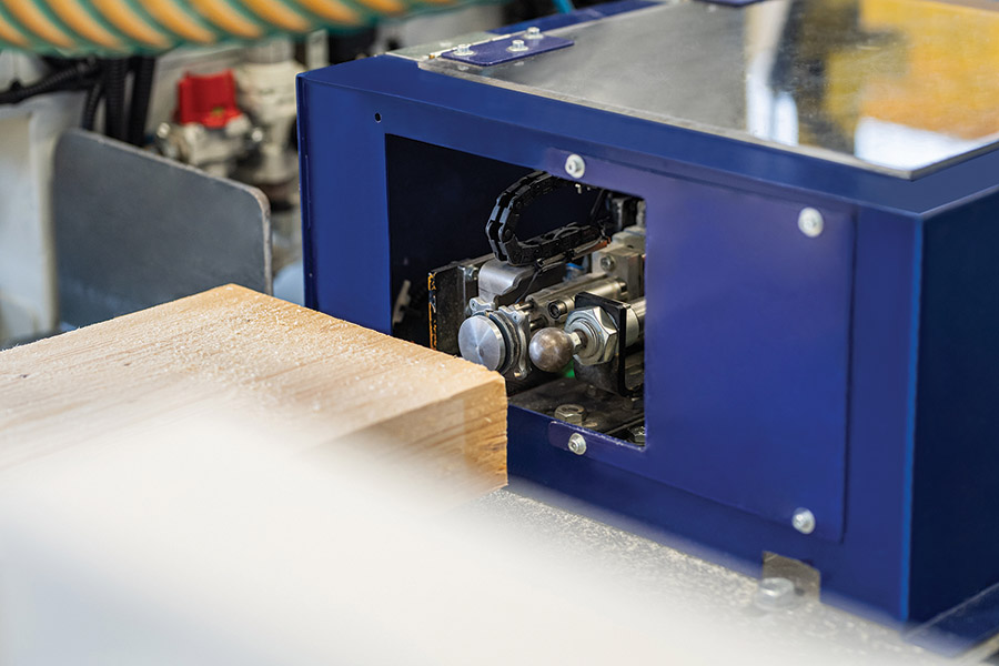 Linia do wytrzymałościowego i jakościowego sortowania tarcicy powstała w kooperacji z firmą METAL-TECHNIKA.   Fot. Kurier Drzewny